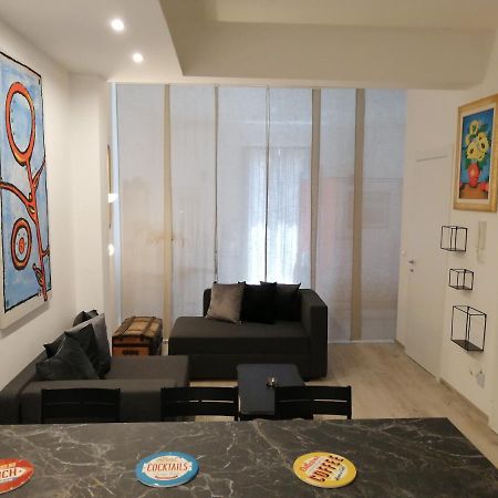 Love Mirrors And Flowers - Affitti Brevi Italia Apartment Bari Bagian luar foto