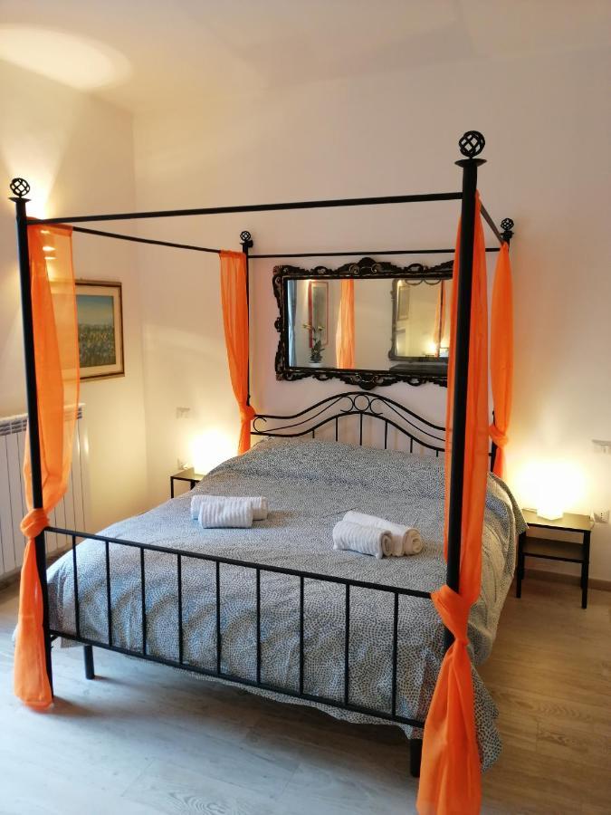Love Mirrors And Flowers - Affitti Brevi Italia Apartment Bari Bagian luar foto